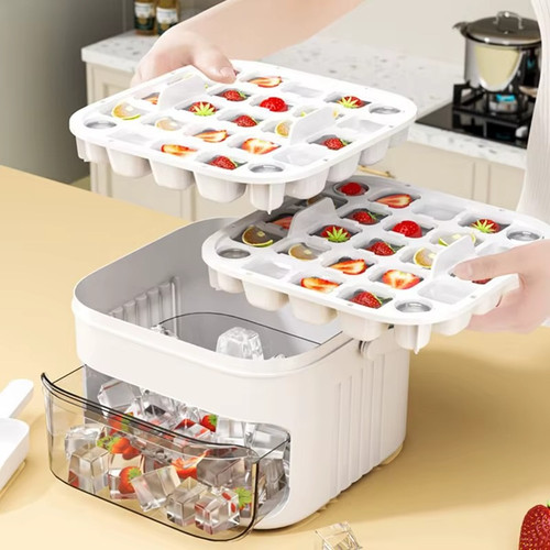 Cube ice maker - ice, with